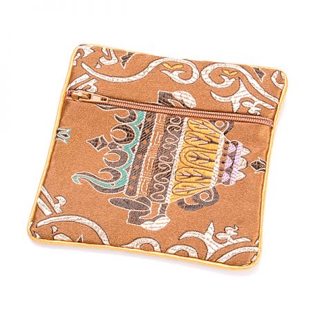 Elegantná brokátová taštička hnedá