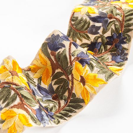 Vyšívaná stuha šantung květy žluté/modré