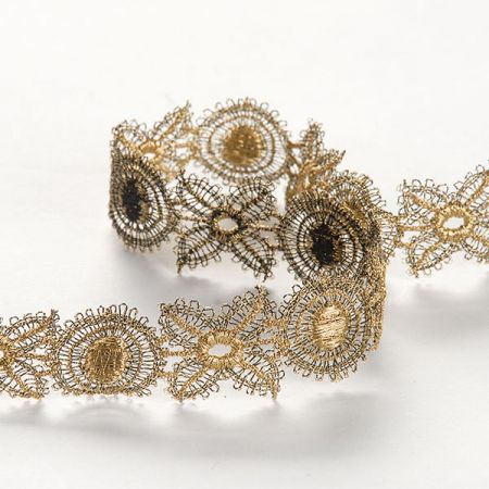 Krajka lem ornament zlatočerná