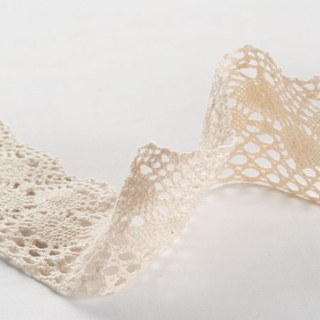 Krajka hrubá smetanová se vzorem