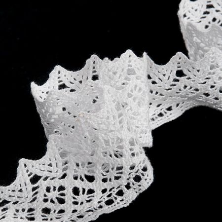 Krajka hrubá bílá vzor obloučky