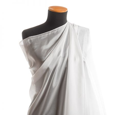 Hedvábný šál jednobarevný bílý