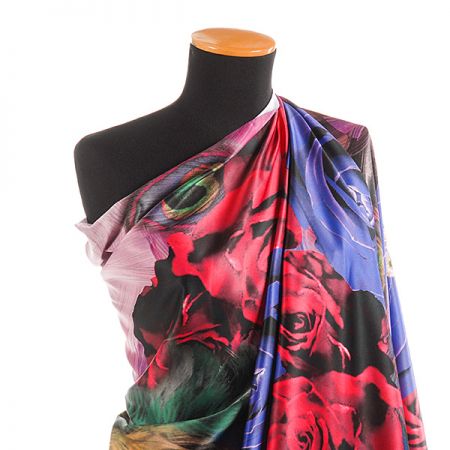 Efektní šála s třásněmi paví pera/růže červená