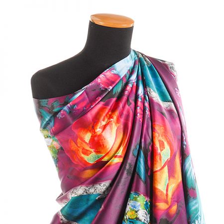 Efektní šála s třásněmi šperk/květy tyrkysová