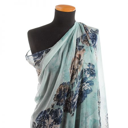 Velký šál viskoza mat vzor květy modrá