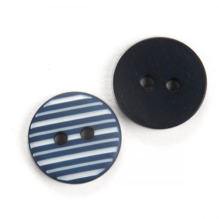 Knoflík plastový kulatý modrobílé proužky 26"