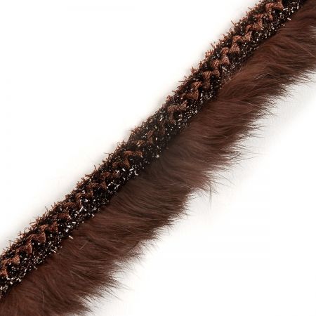 Efektní kožešinová porta zdobný lem tmavě hnědá