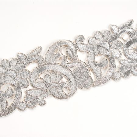 Krajková kovová stuha ornament vzor stříbrná