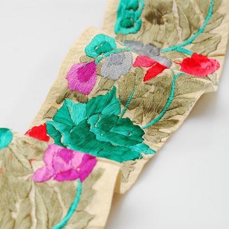 Porta vyšívaný šantung moti květy béžová