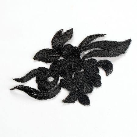Krajková květinová aplikace velký květ černá