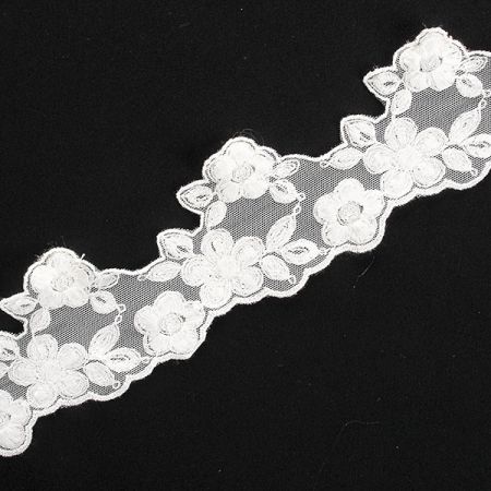 Krajková lemovací porta květy slonová kost