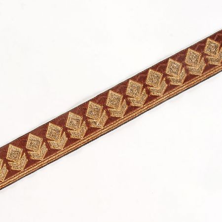 Stuha žakárová geometrický vzor hnědá