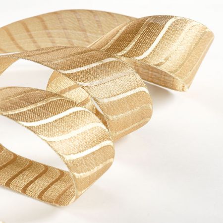 Stuha žakárová se vzorem vlnek zlatá