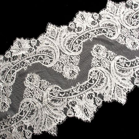 Krajkový lem rokokový motiv slonová kost