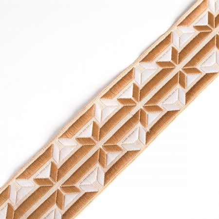 Vyšívaná stuha geometrický vzor artdeco béžová