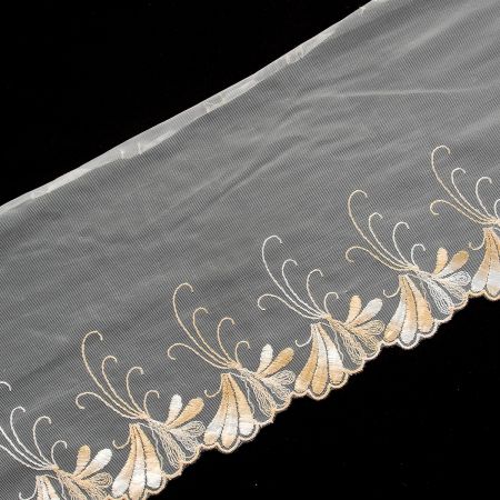 Krajka lem romantický květinový vzor béžovomedový