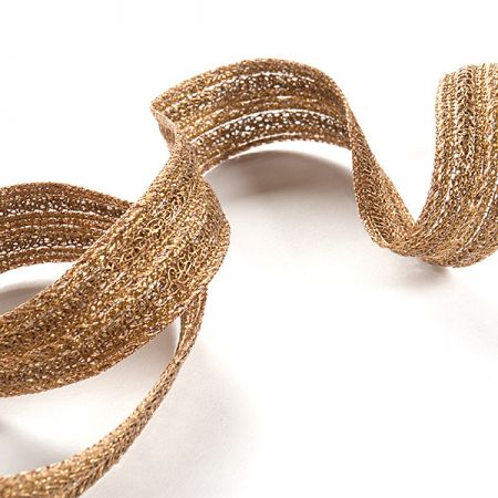 Krajková kovová stuha řetízek zlatá