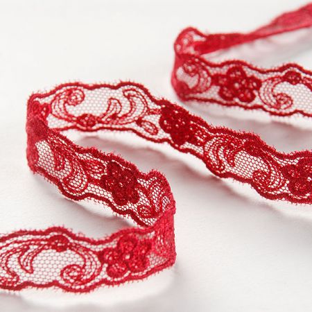 Krajka vsadka vyšívaná na tylu vínová