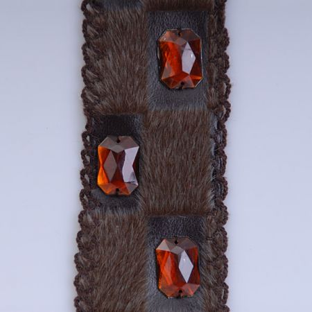 Efektní porta imitace kožešiny, kůže, jantaru