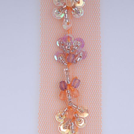 Tylová stuha vyšívaná flitrami a korálkami oranžová