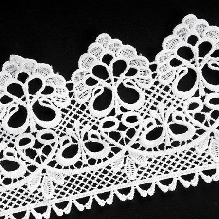 Krajka folklórní motiv květů široká