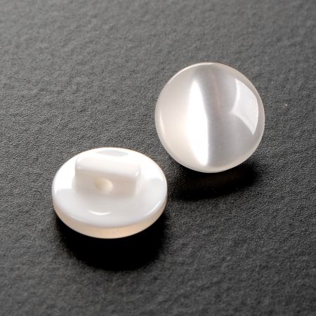 Knoflík umělá perleť s krčkem plochý 20" slonová kost