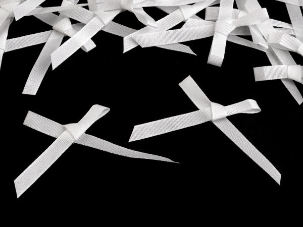 Svatební mašličky bílé šíře 40 mm (20 ks)