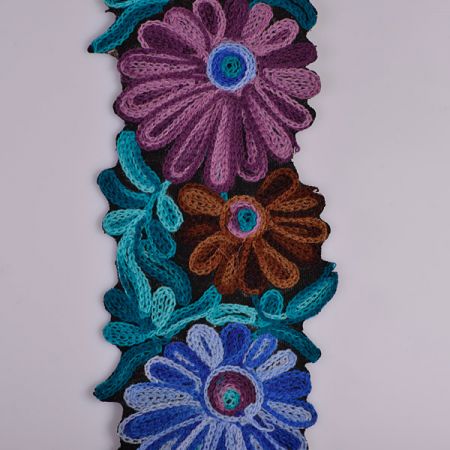 Porta retiazková výšivka kvety