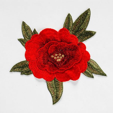 Květinová aplikace růže červená