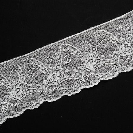 Krajka lem široká romantický vzor bílá