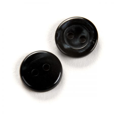 Knoflík košilový dvoudírkový černý 18"