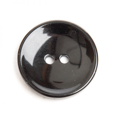 Gombík plastový dvojdierkové čierny hladký malý