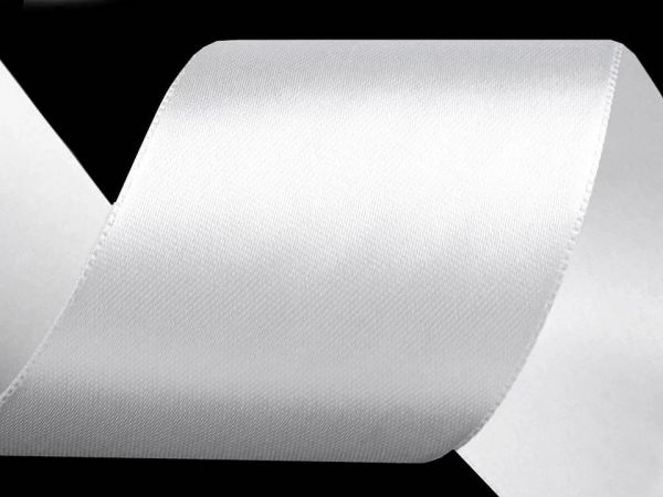 Atlasová stuha šíře 50mm lomená bílá