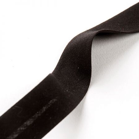 Šikmý proužek bavlna směs zažehlený 3cm černý