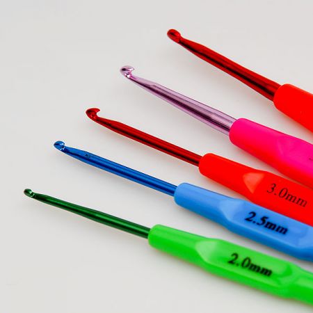 Háček na přízi a vlnu s rukojetí, vel. 3