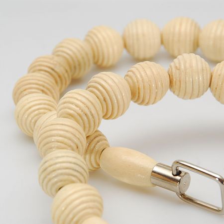 Ucho na tašky korálky drevo / kov svetlé