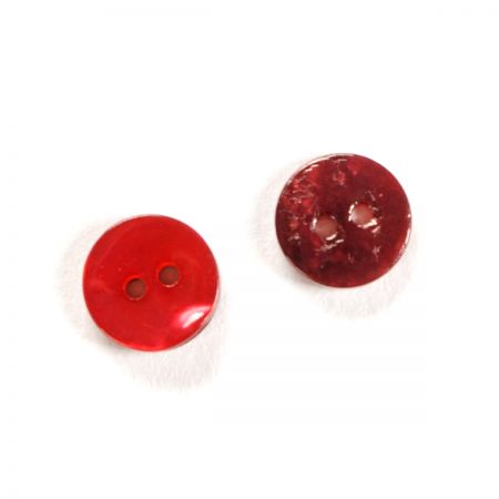 Knoflík perleťový dvoudírkový vínový