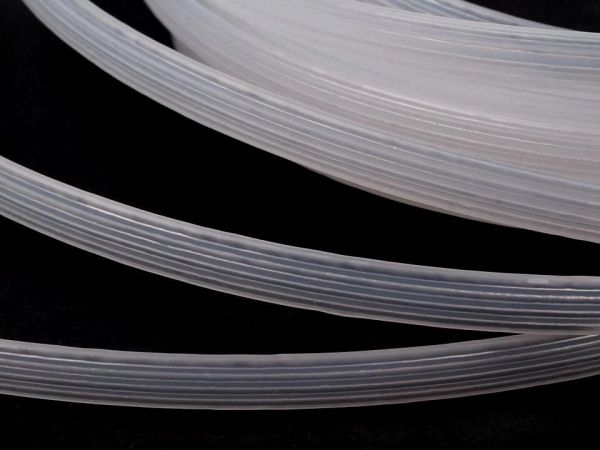 Kostice 8mm plast pevná transparentní