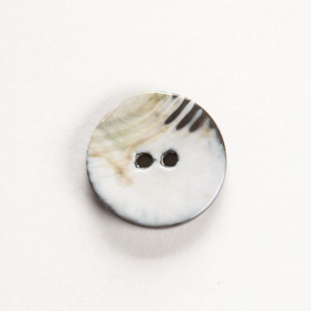 Knoflík perleťový dvoudírkový šedozelený