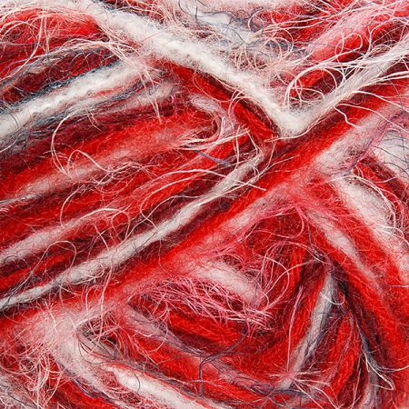 Vlněná pletací příze Marlen dlouhý vlas červený melír