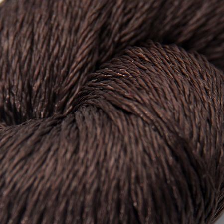 Viskozová pletací příze matná tmavě hnědé barvy