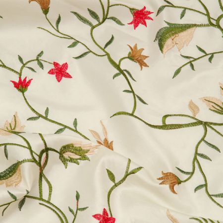 Vyšívaný taft s květy II. jakost