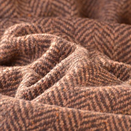 Látka na kabát vzor rybí kost hnědá