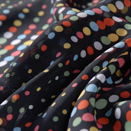 Šifon vzor puntíky velké/malé černý podklad