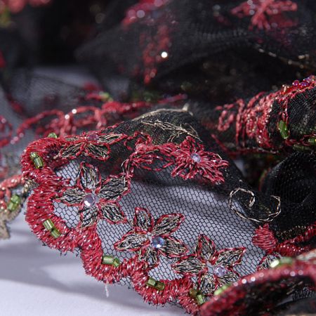 Exkluzivní krajka černá