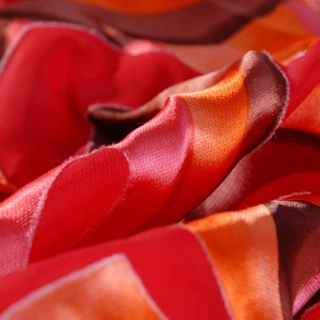 Šifón abstrkatní motiv červenooranžový