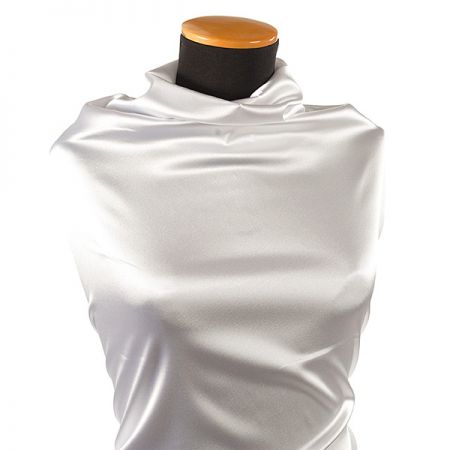 Satén pružný jemný sněhově bílý