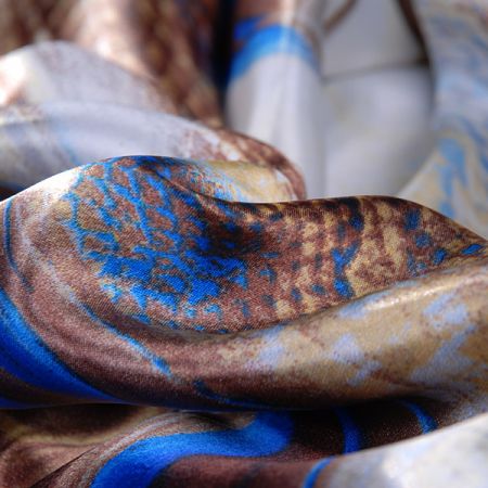 Satén digitální tisk abstraktní zvířecí motiv modrá