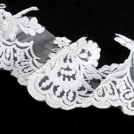 Krajka lem květy bílá