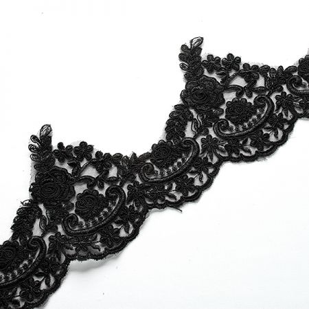 Krajka lem květinový motiv černá
